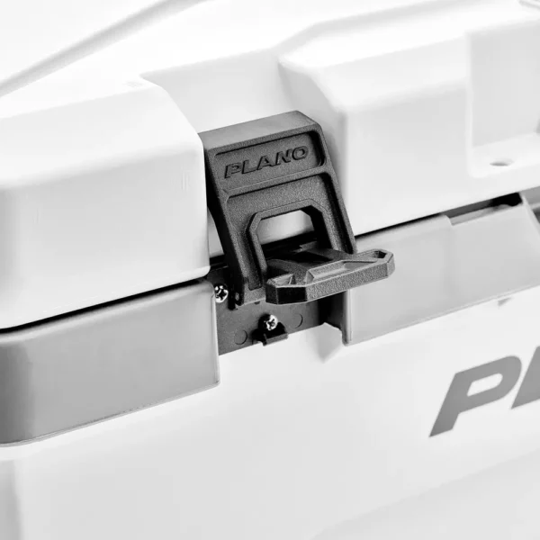 Plano_FrostCooler_32Quart_White_alt6.webp Plano Frost Cooler 32 Quart (30 L) - Laatste Stuk!